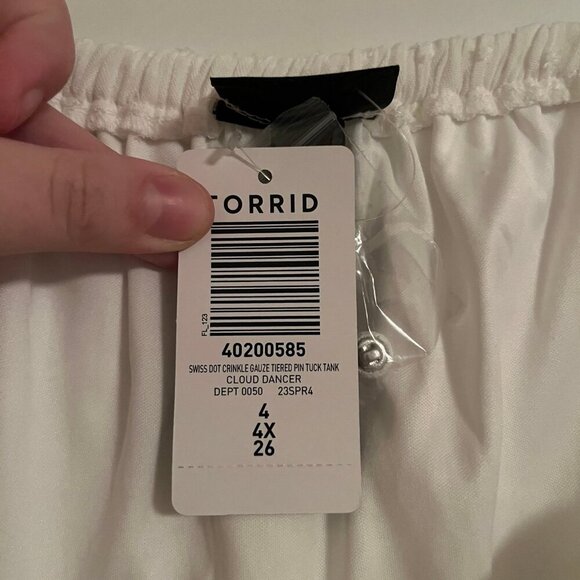 Torrid Size 4x White Swiss Dot Tiered Pin Tuck Tank NWT - Picture 6 of 8